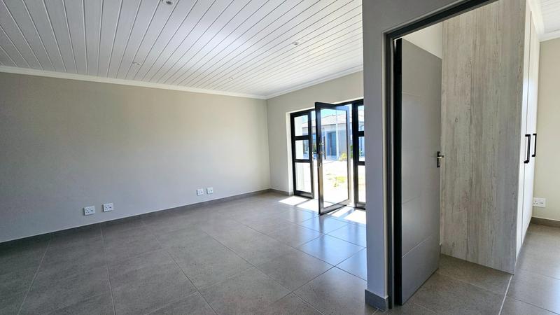 3 Bedroom Property for Sale in Dana Bay Western Cape